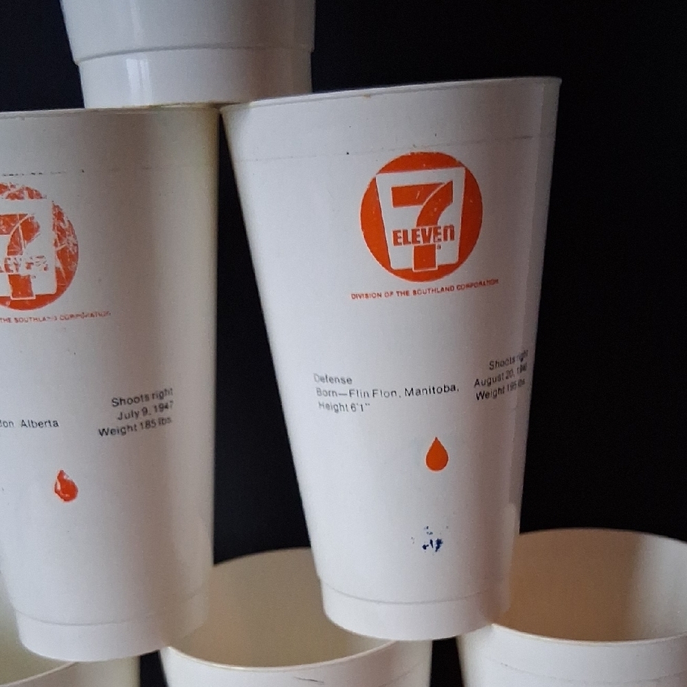 Vintage WHA Illustrated White and Orange Cups Set - Picture 10 of 16